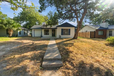 1302 Bentwood Road