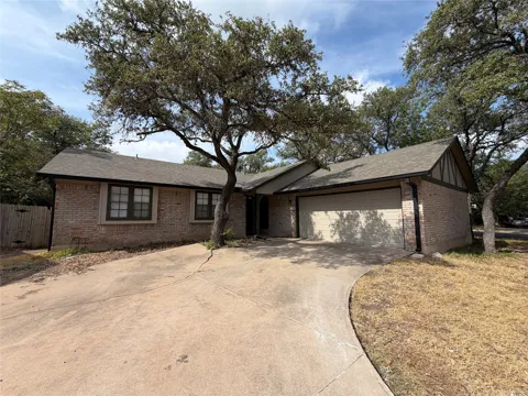 1211 Knollpark Circle
