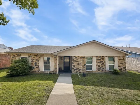 2930 Furneaux Lane