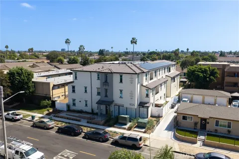 1024 W Romneya Drive