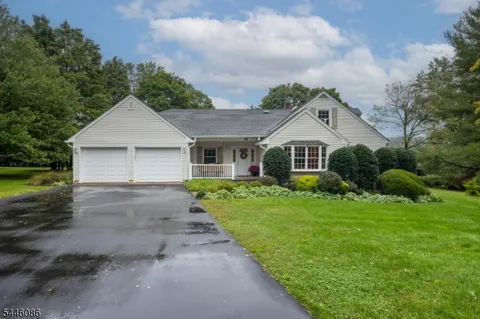 44 Hughes Ln