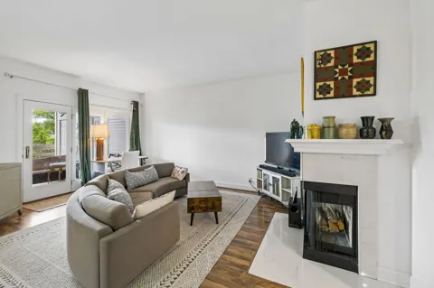 243 Boxmere Pl