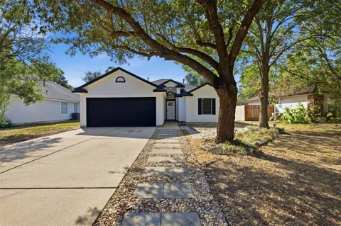 812 HONEYSUCKLE DRIVE