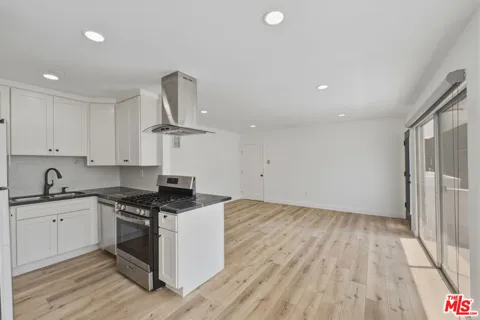929 Stanley Avenue #3