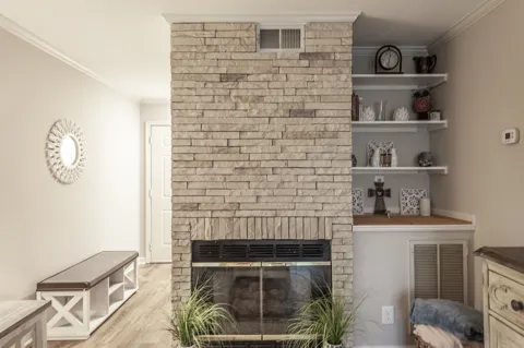 205 Churchill Xing