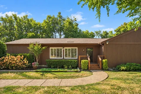 562 Doral Country Dr