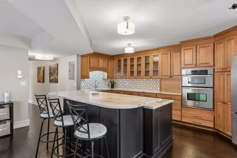 121 Washington Avenue S #701