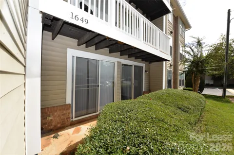 1649 Arlyn Circle