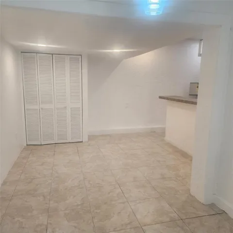 7800 SW 9th Street