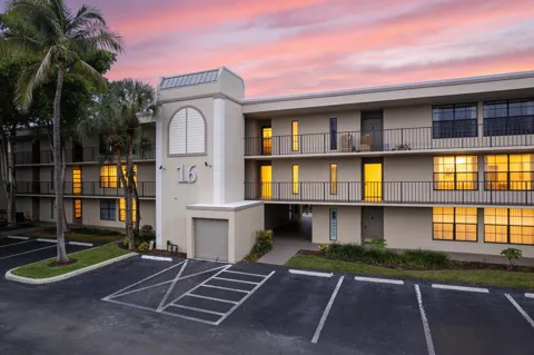 16 ROYAL PALM WAY #205
