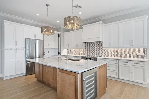 248 Honeysuckle Dr