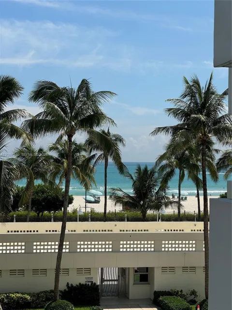 2899 Collins Ave #425