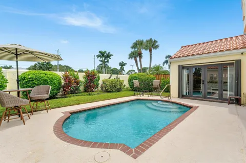 2530 LA LIQUE CIRCLE