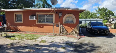 216 NW 7th Ct