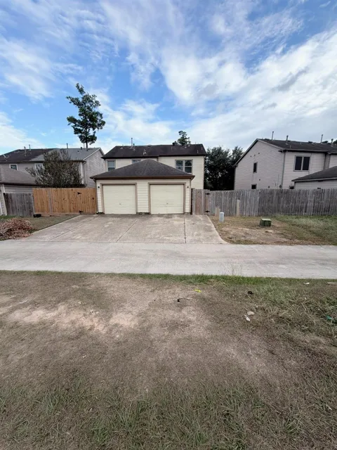 2211 Walnut Fair Lane