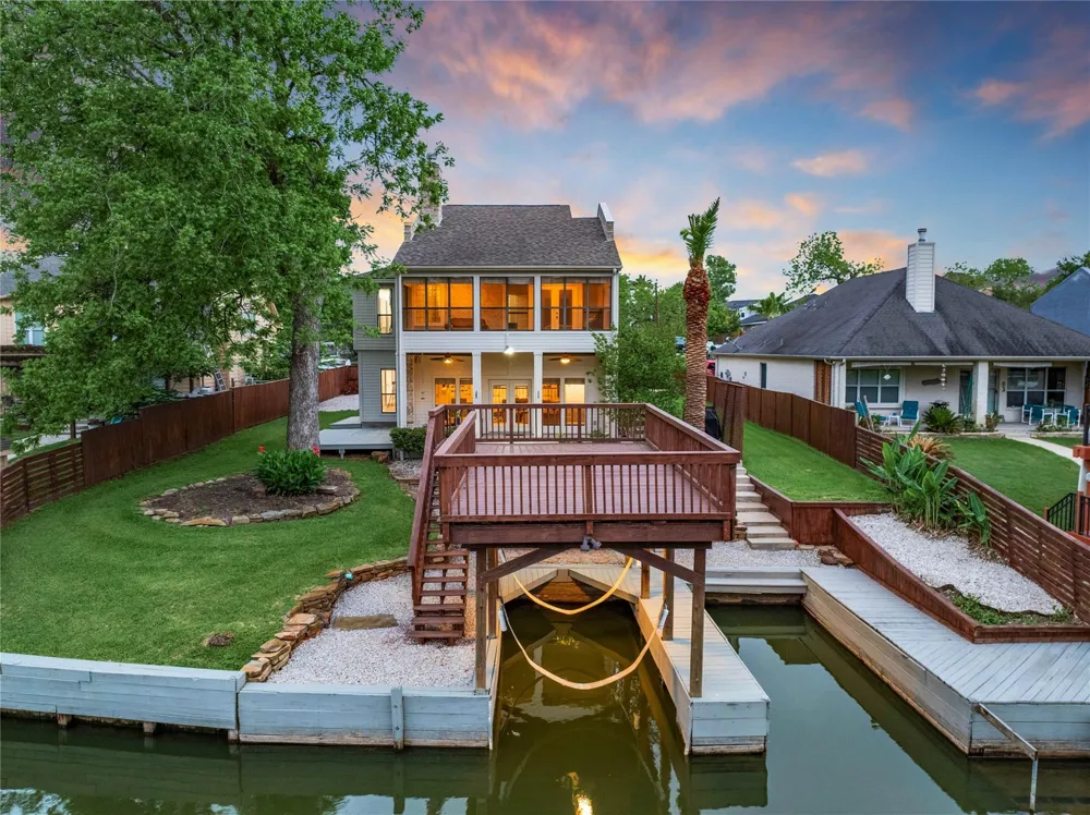 734 Lake View Drive Montgomery, TX 77356