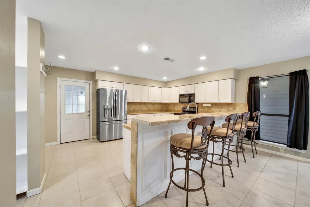 734 Lake View Drive Montgomery, TX 77356
