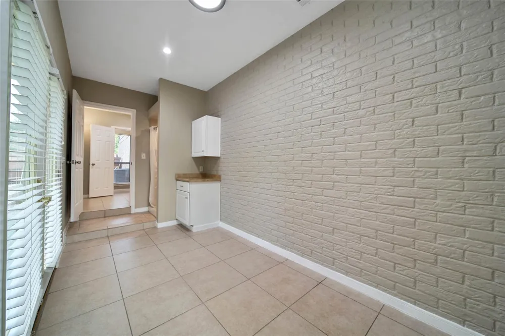 734 Lake View Drive Montgomery, TX 77356