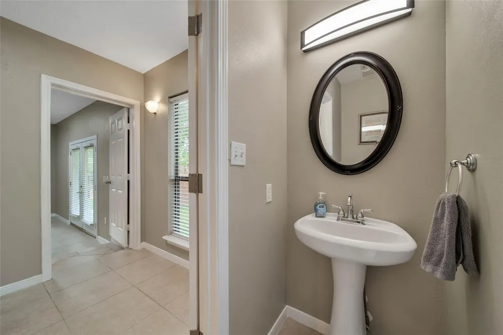734 Lake View Drive Montgomery, TX 77356