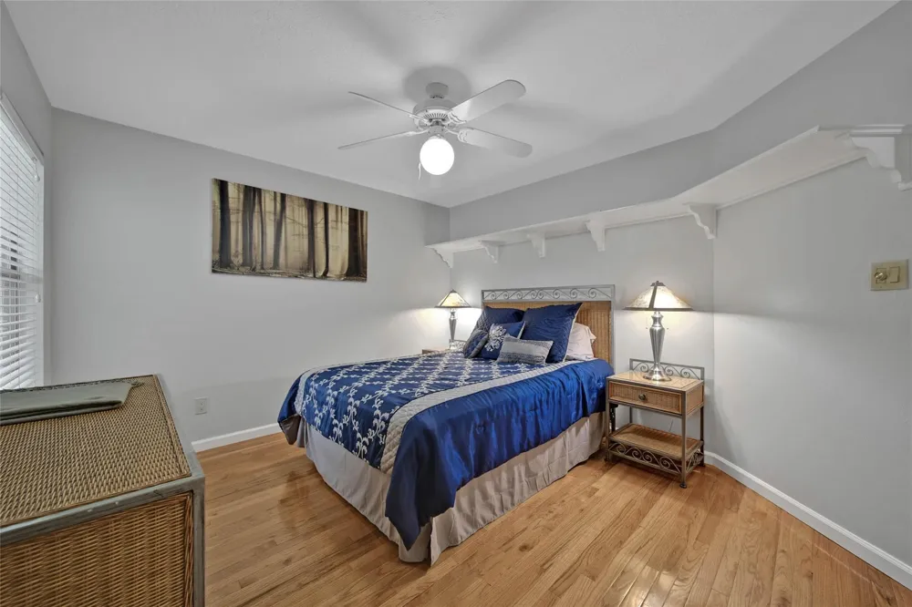 734 Lake View Drive Montgomery, TX 77356