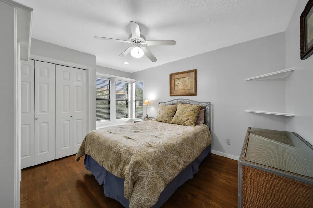 734 Lake View Drive Montgomery, TX 77356