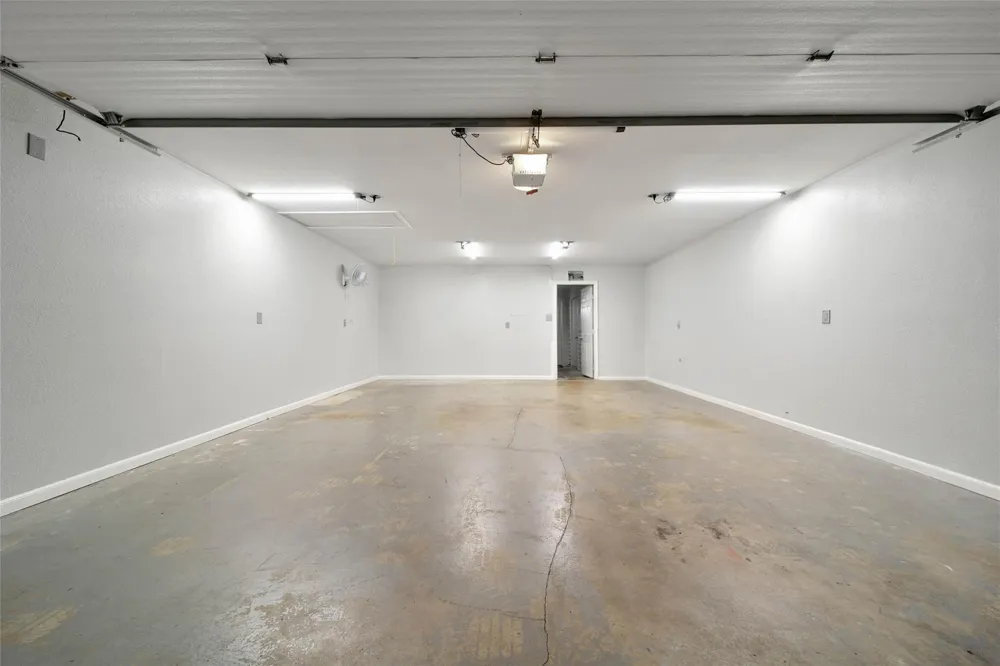 734 Lake View Drive Montgomery, TX 77356