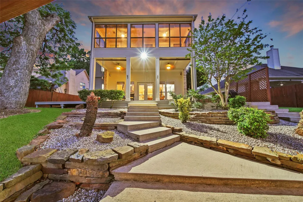 734 Lake View Drive Montgomery, TX 77356