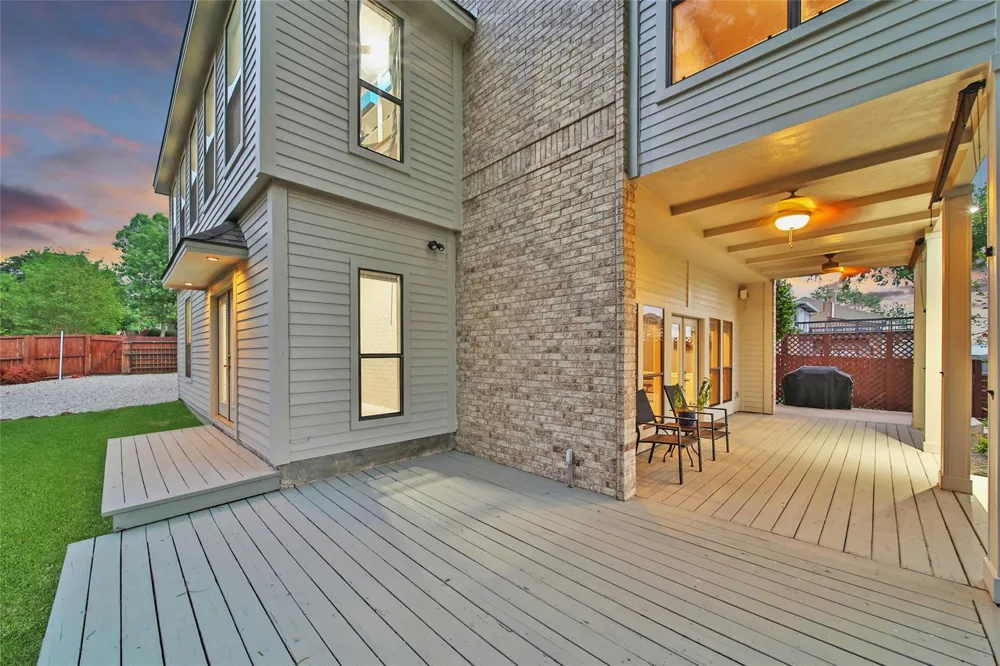 734 Lake View Drive Montgomery, TX 77356