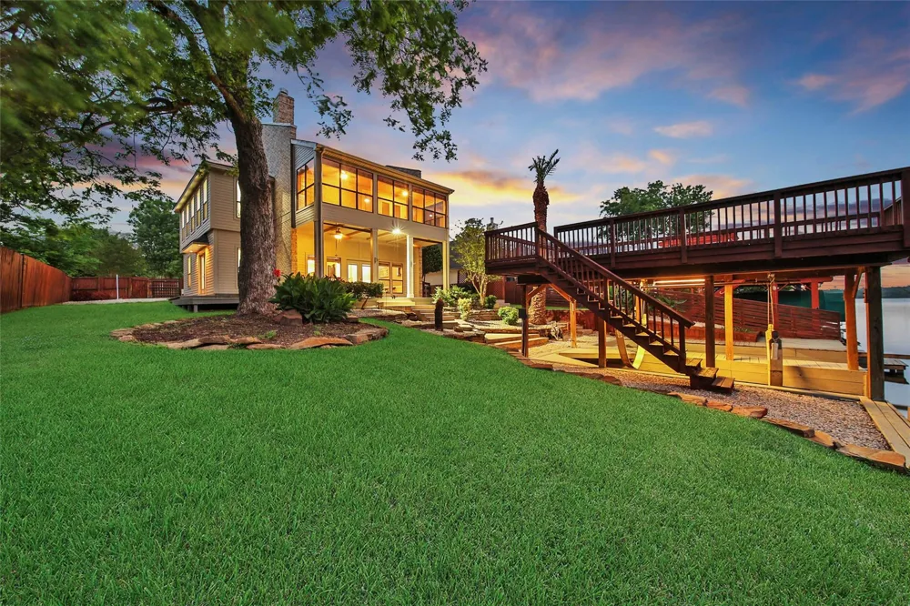 734 Lake View Drive Montgomery, TX 77356