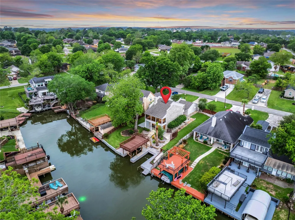 734 Lake View Drive Montgomery, TX 77356