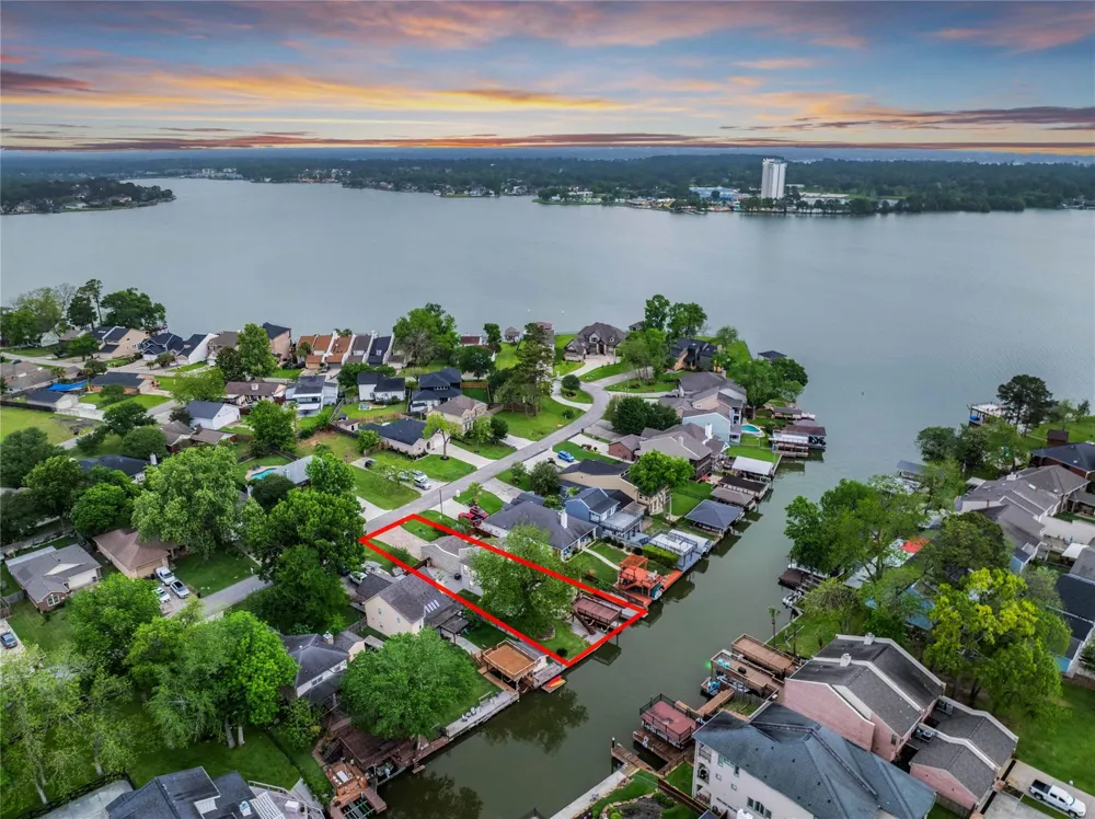 734 Lake View Drive Montgomery, TX 77356