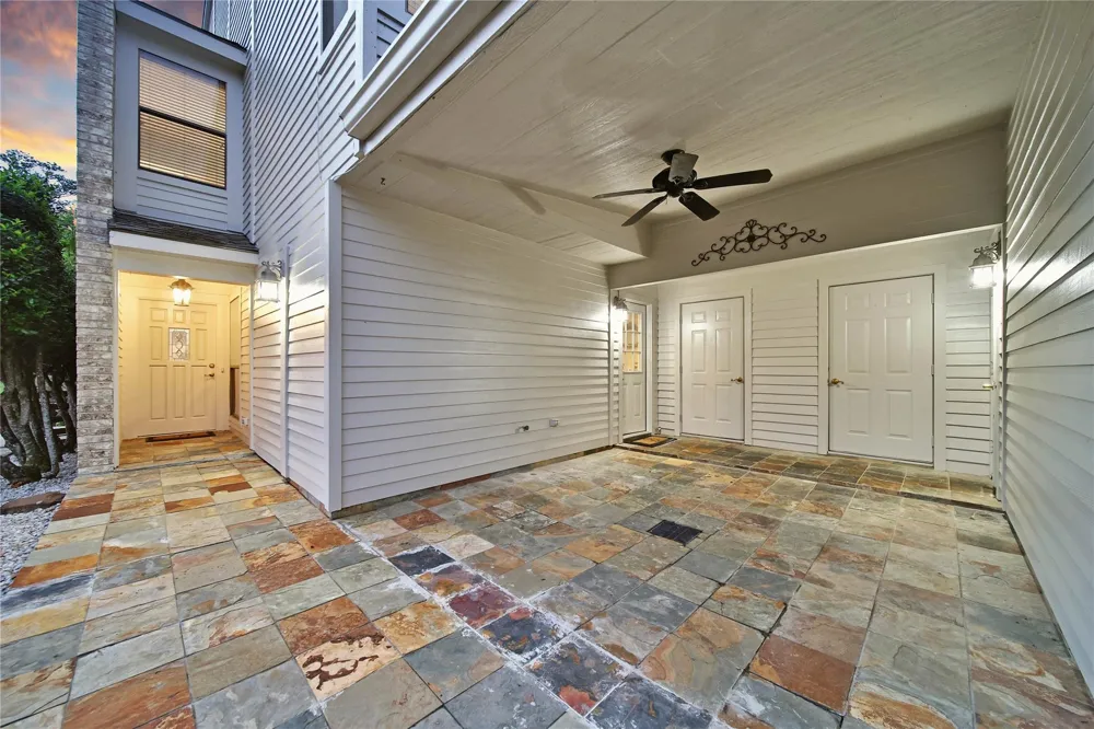 734 Lake View Drive Montgomery, TX 77356