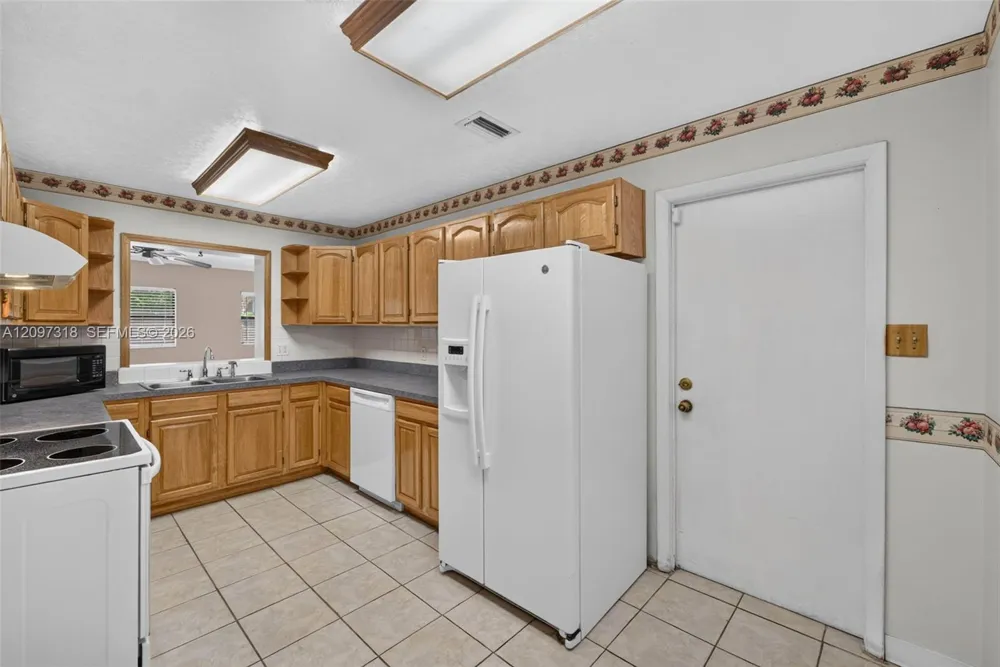 3312 W BURKE ST Tampa, FL 33614