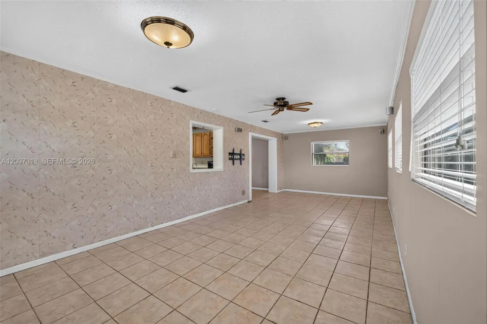 3312 W BURKE ST Tampa, FL 33614