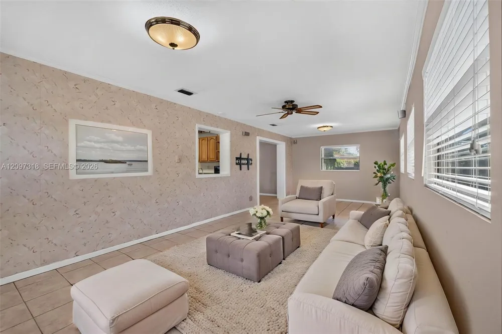 3312 W BURKE ST Tampa, FL 33614