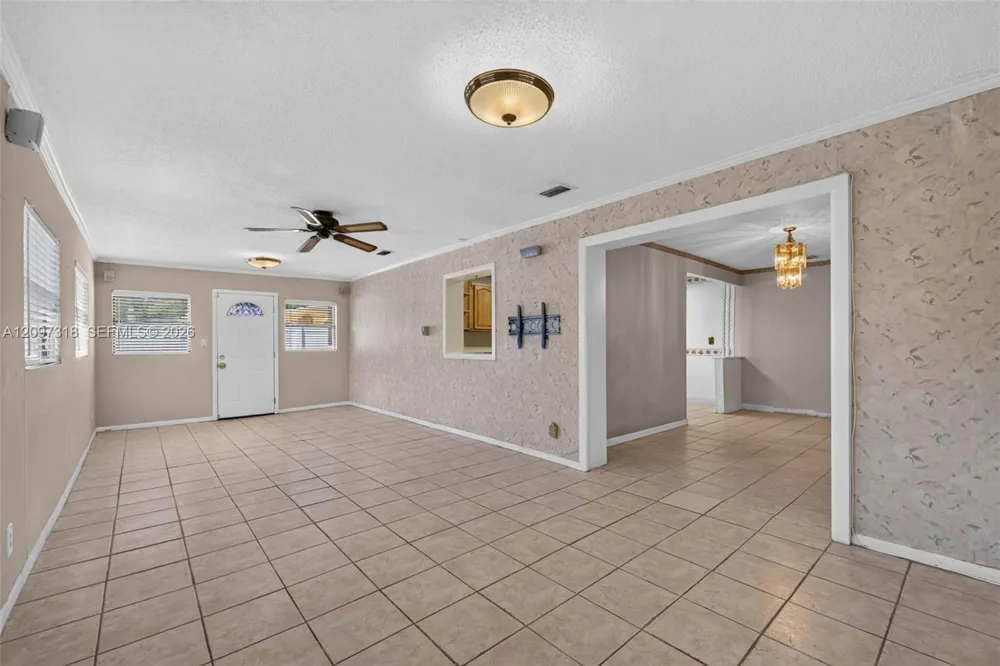 3312 W BURKE ST Tampa, FL 33614