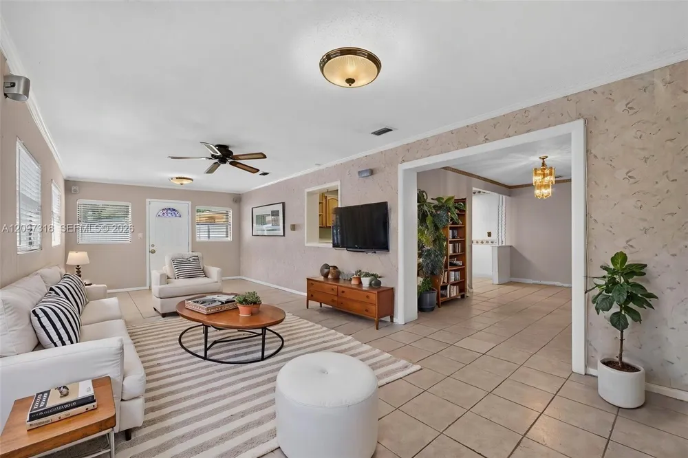 3312 W BURKE ST Tampa, FL 33614