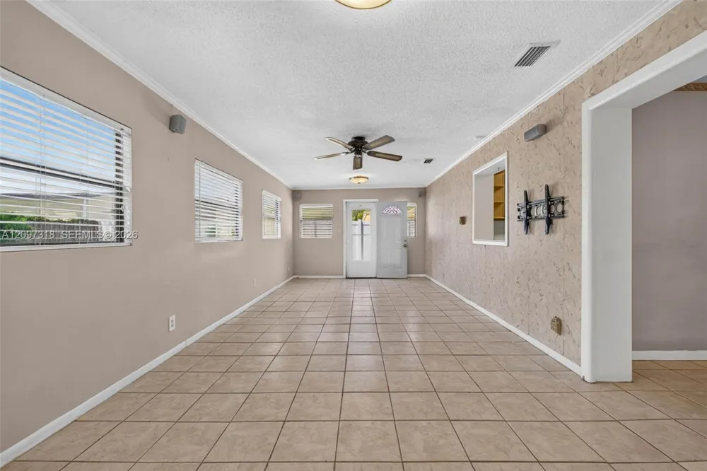 3312 W BURKE ST Tampa, FL 33614