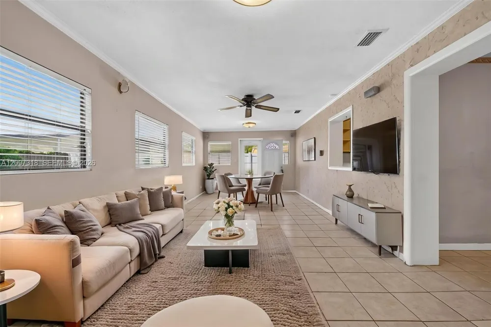 3312 W BURKE ST Tampa, FL 33614