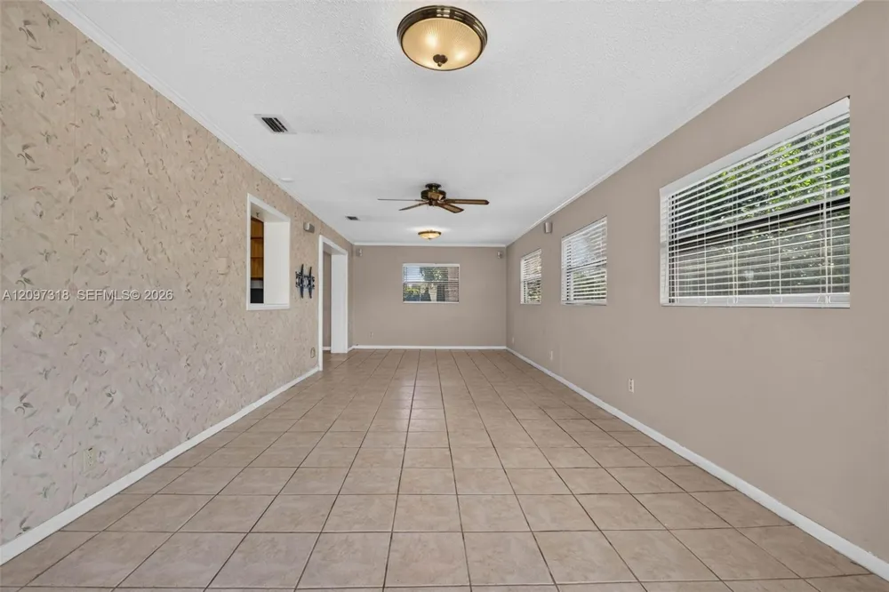 3312 W BURKE ST Tampa, FL 33614
