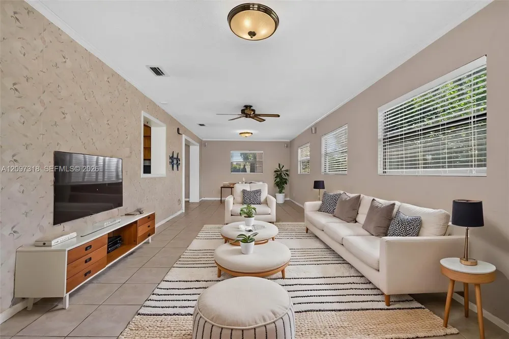 3312 W BURKE ST Tampa, FL 33614