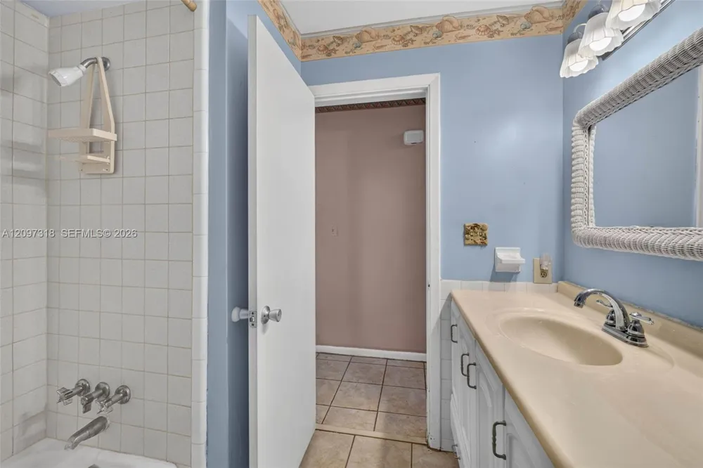 3312 W BURKE ST Tampa, FL 33614