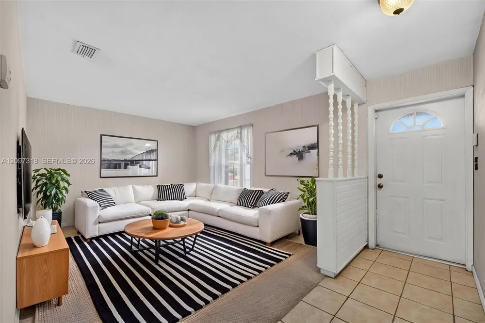 3312 W BURKE ST Tampa, FL 33614