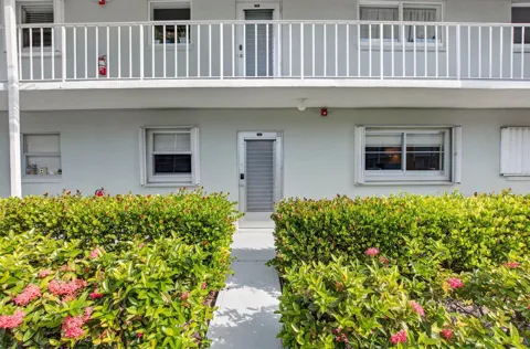 2320 SW 22nd Avenue #211