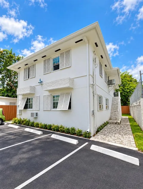 160 NW 62nd St #3