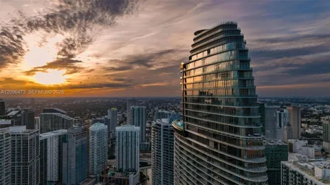 300 Biscayne Boulevard Way #3805W