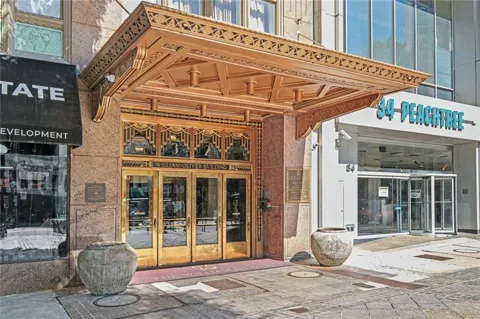 32 Peachtree St NW #602