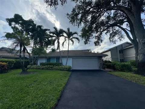 76 Ivy Rd