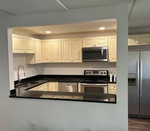 1108 MEADOWS CIRCLE #1108