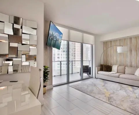 1300 Brickell Bay Dr #1711